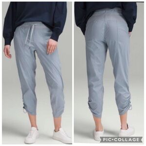 Lululemon Dance Studio Mid-Rise Cropped Pant
Chambray Size 6